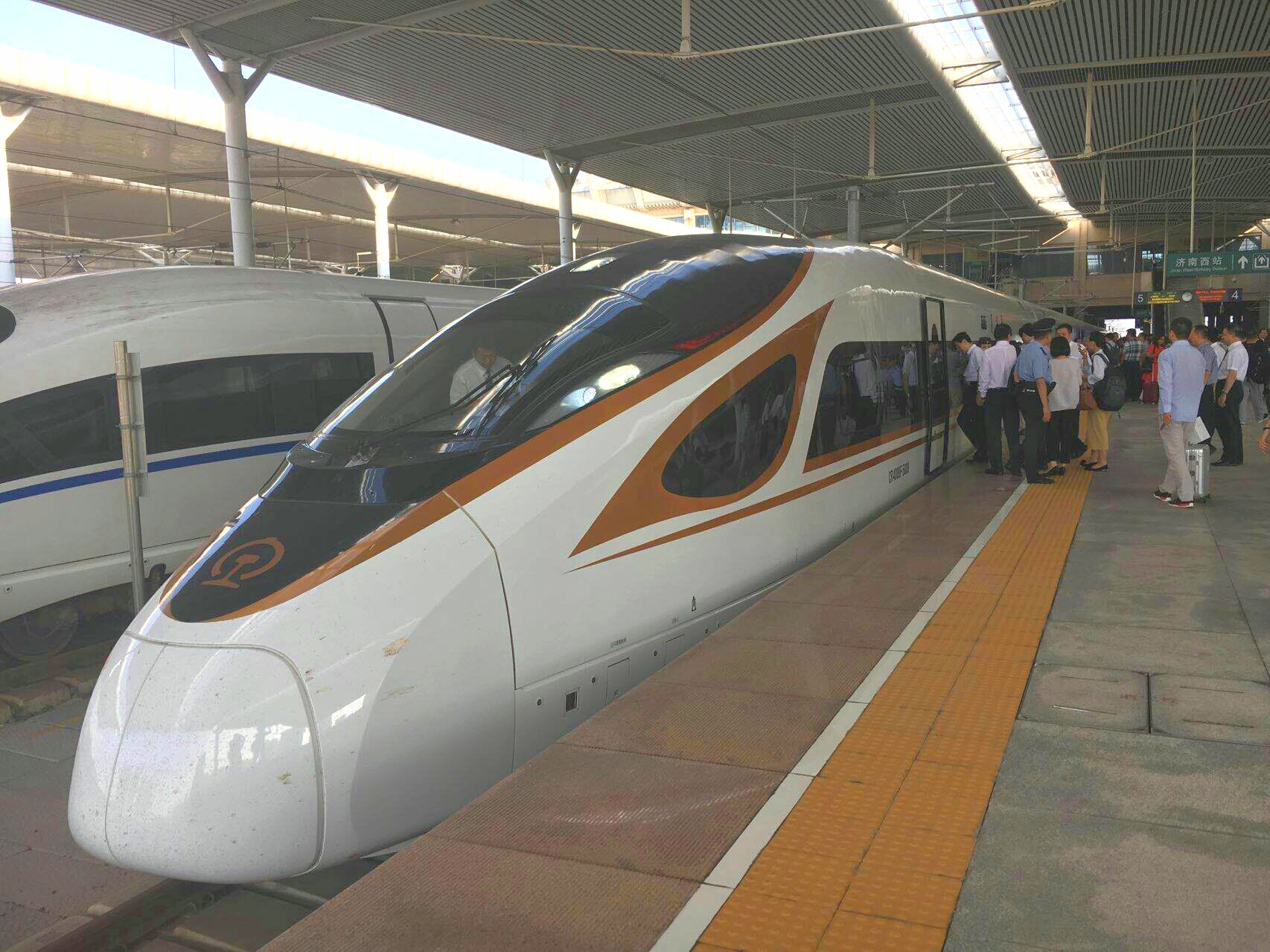 济南到北京只需86分钟 高铁 复兴号 来了!
