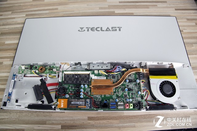 超薄超窄边 台电T24 Air W10一体机评测