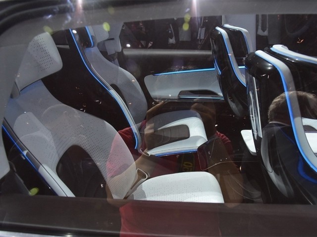 奔驰首款纯电SUV接受预定 2019年交付 