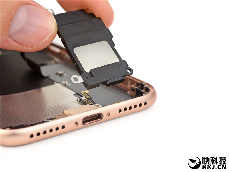 iPhone 8完全拆解：罕见2GB内存造就奇迹！_凤凰科技