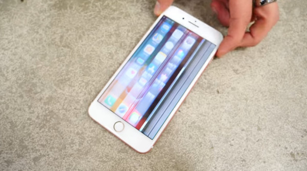 iPhone 8 Plus防摔测试:屏幕很硬 背面较弱