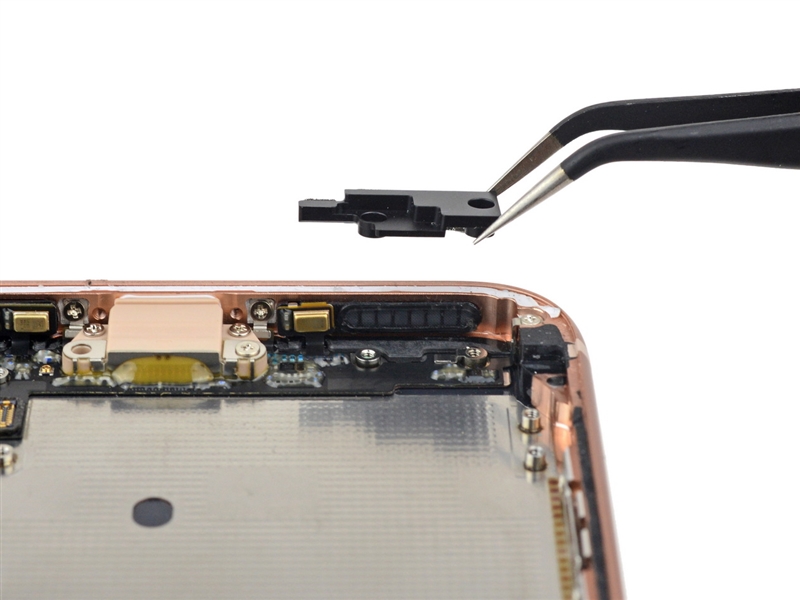 iPhone 8 Plus完全拆解：玻璃后壳碎成渣