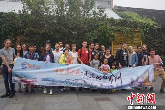 18国外籍友人“洋眼”看常州：古文化新建设“风雅”无限 魏佳文 摄