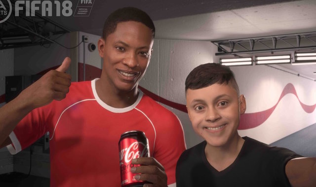可口可乐在 FIFA 18 里签了个球星做代言,是个