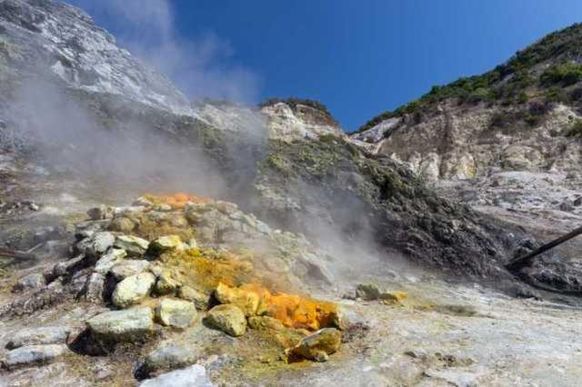 科学家警告,庞贝末日城附近超级火山可能很快爆发