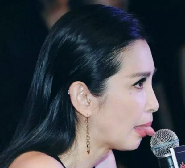 47岁许晴和车晓同框 根本看不出12岁的年龄差(图)