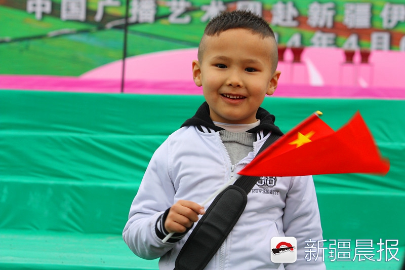 近千位读者参与,晨报诗词咏月及祝福祖国活