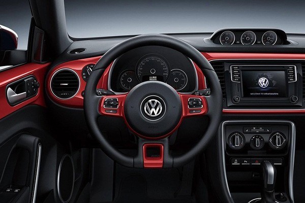 搭配黑色套件 甲壳虫黑曜石系列22.78万元 