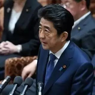 日本解散众议院提前大选，安倍打的什么算盘？