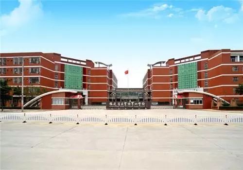 独家 | 提高教师待遇说了二十年,制度没问题,关