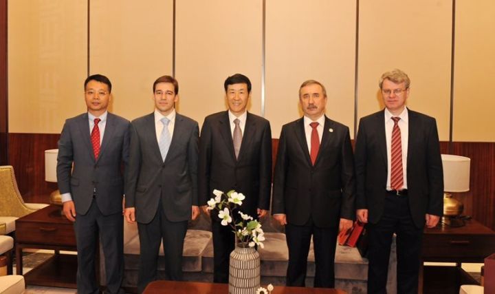 沈德咏会见俄罗斯联邦最高法院第一副院长谢尔