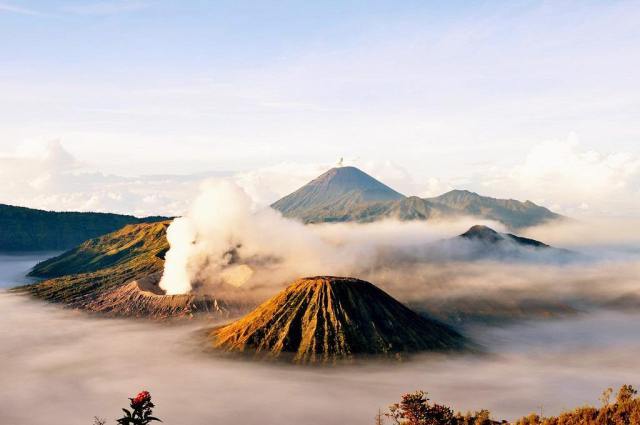 巴厘岛的阿贡火山到底是喷还是不喷?我只想扒