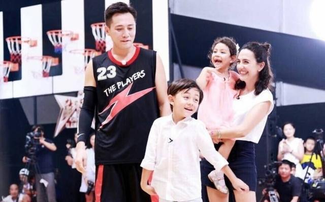 张杰宣布谢娜怀孕,刘烨微博被5个字刷屏了~