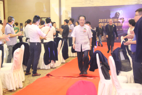 (博商会会长陈万强及博商会常青会、第四届会长层入场)