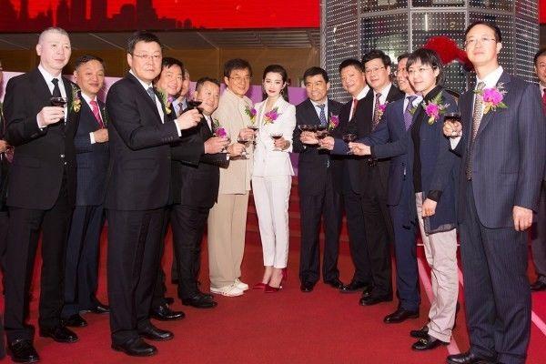 《英伦对决》万达等四家资本布局,低成本高口