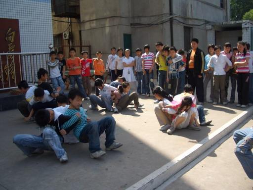 幼师团队游戏大全(幼师抱成团的精神拓展)