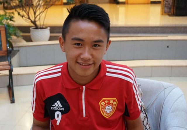 中国足球新希望:17岁中场超新星获国际足坛认
