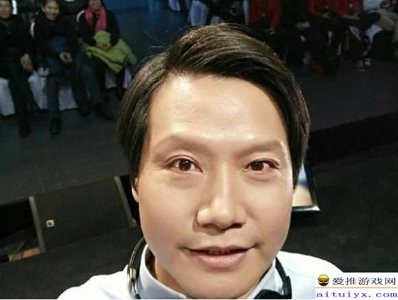 相比其他大佬,为何雷军的形象如此亲民?