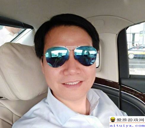 相比其他大佬,为何雷军的形象如此亲民?