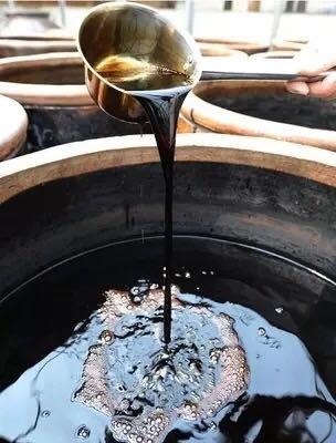 陈年老醋开坛抓出“海洋活宝”醋蛾子,这坛醋售价估计翻十倍不止