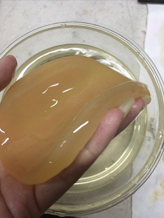 陈年老醋开坛抓出“海洋活宝”醋蛾子,这坛醋售价估计翻十倍不止