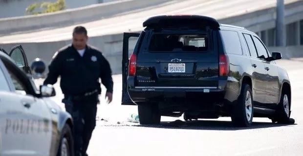 旧金山I-80上演恐怖警匪大片 逃犯被当场击毙_