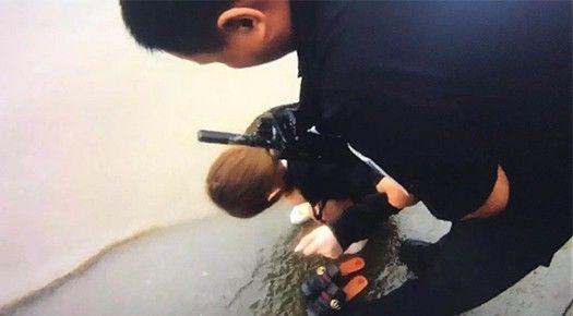 和男朋友吵架 25岁的姑娘清晨赤脚站在钱塘江里
