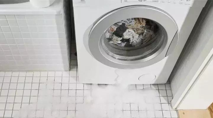洗衣机排水管直接插地漏是错的！正确姿势是这样