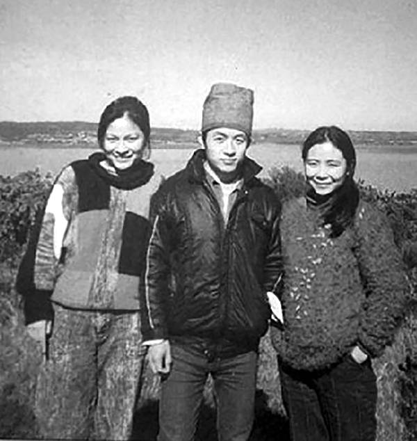 顾城:我是一个任性的孩子,渴望有一双不流泪的