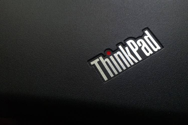 THINKPAD LOGO,Lenovo logo 经典机型 thinkpad x220 掌托上的 thinkpad logo.图片:hao ying.