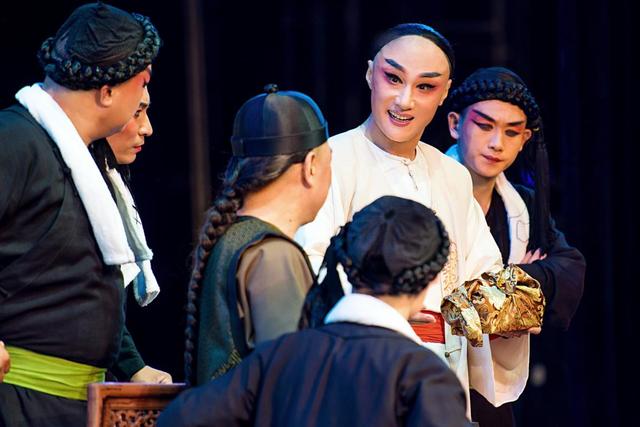 京剧《大宅门》即将亮相上海滩，郭宝昌终圆京剧梦