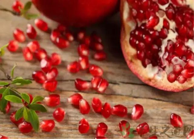 周公解梦，梦见吃石榴，寓意丰富，解读梦境背后的深意