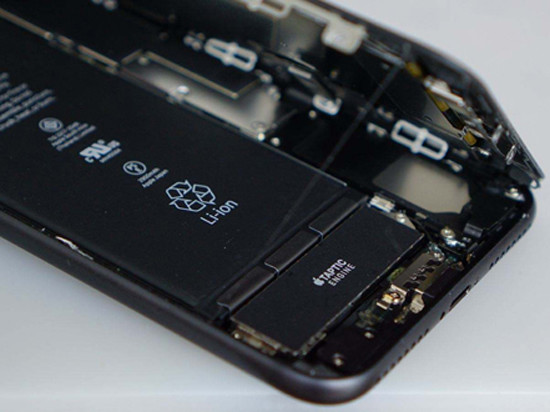iPhone8苹果表示十连裂正品迎来不辨别怎么爆炸华为手机是手机图片