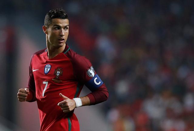 梅西C罗最后时刻齐进世界杯 他却拼死也救不回