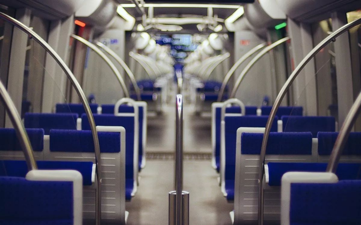 12306 官网推出选座功能,坐动车美滋滋看风景