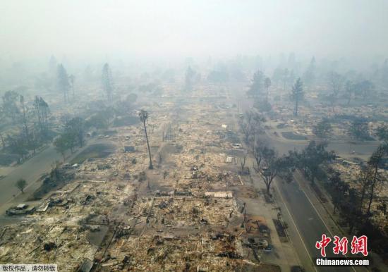图为被山火山火烧毁地区。 图为被山火山火烧毁地区。