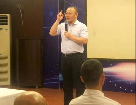 说明: F:\工作【总】\工作文件\新闻稿\第四季度会议\008.jpg