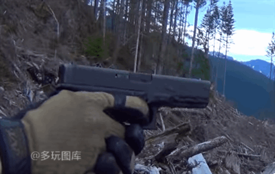 搞笑gif:大爷你用裆部对着这种危险玩意,我替你捏一把