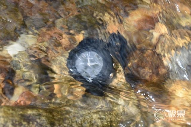 最强运动腕表的强强对决，颂拓两个旗舰款到底谁更强？