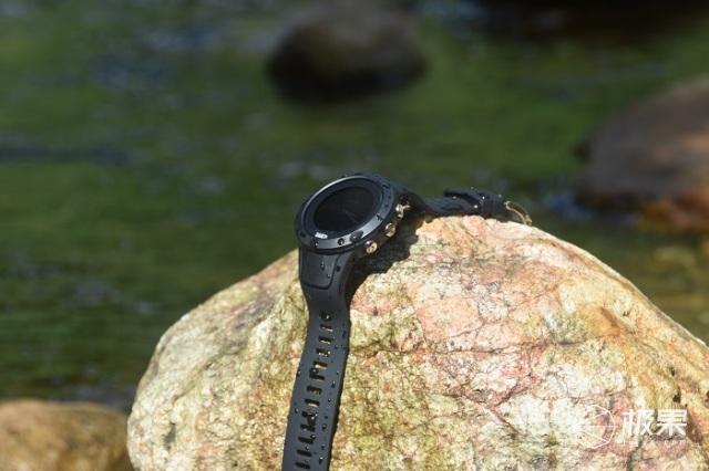 最强运动腕表的强强对决，颂拓两个旗舰款到底谁更强？