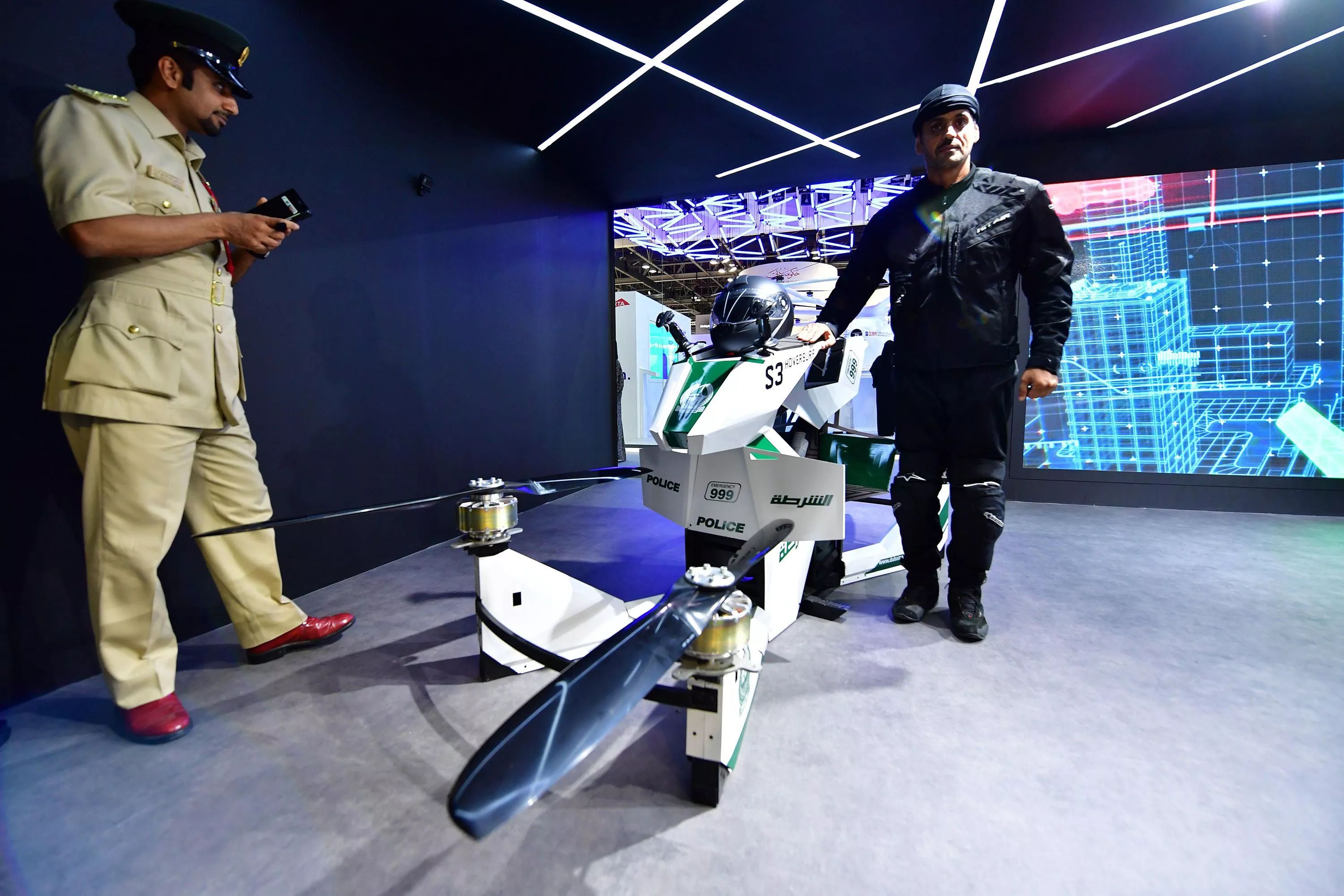 迪拜将为警察配备飞行摩托, 飞天小男警 不是梦