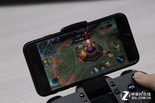 更加轻松的连招 北通手游P1手柄测评 