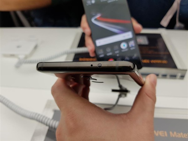 华为Mate 10保时捷版上手:万元毒物,气质难挡