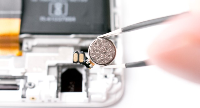 卖1299抢iPhone X饭碗 荣耀7X拆解示众 