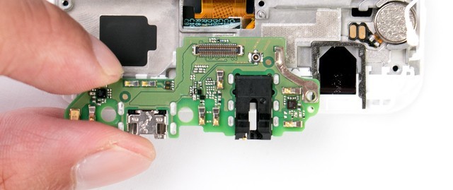 卖1299抢iPhone X饭碗 荣耀7X拆解示众 