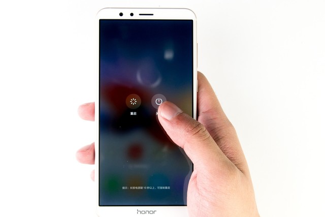 卖1299抢iPhone X饭碗 荣耀7X拆解示众 