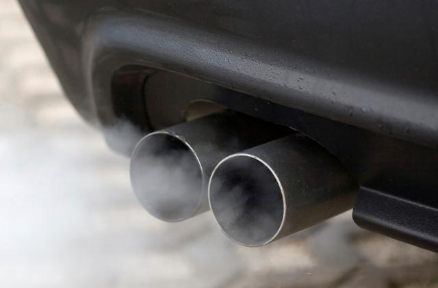 离车尾远点儿！汽车冷启动时的污染排放是行驶时的1万倍？