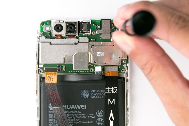 卖1299抢iPhone X饭碗 荣耀7X拆解示众 