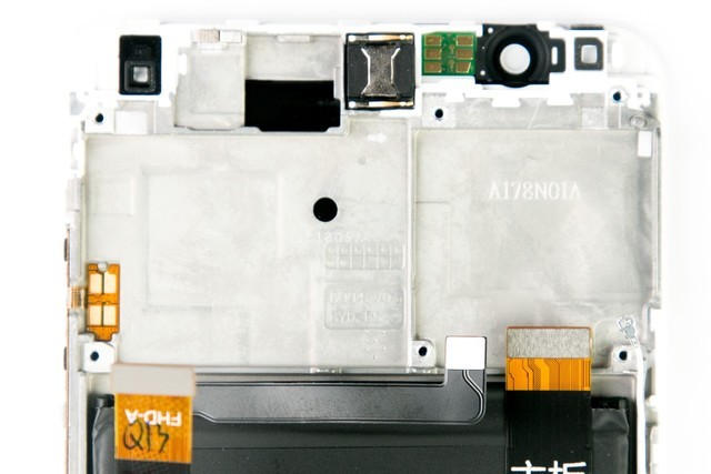 卖1299抢iPhone X饭碗 荣耀7X拆解示众 