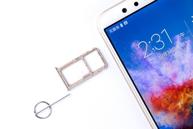 卖1299抢iPhone X饭碗 荣耀7X拆解示众 